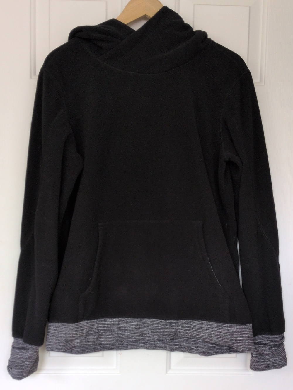 Lululemon Runaway Fleece Hoodie Black Heathered Grey Pocket Thumb Holes Medium